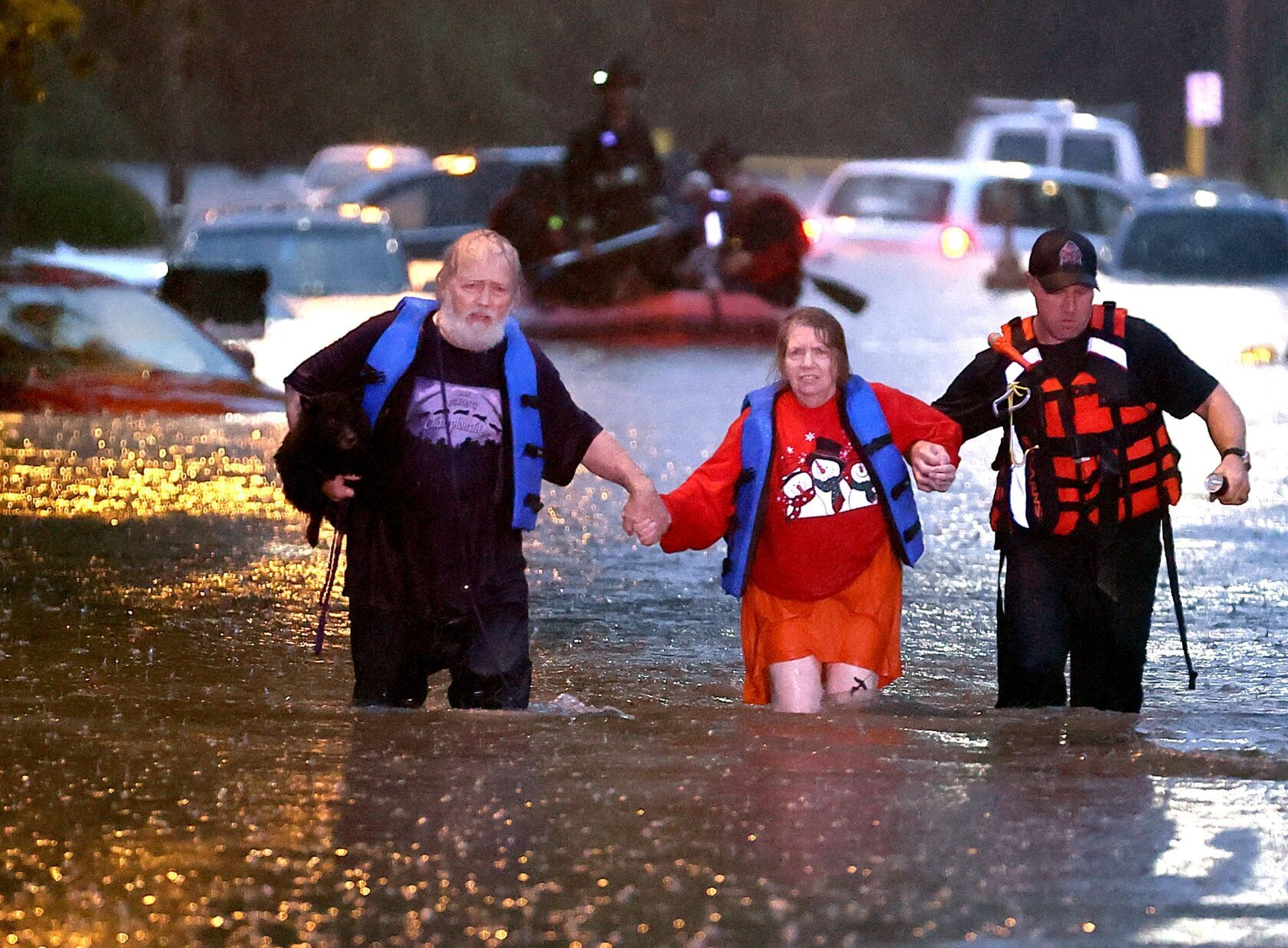 Flash flooding forces residents out of houses in ÃÛÑ¿´«Ã½